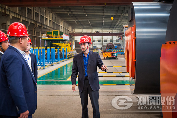 公司高層領(lǐng)導(dǎo)一行視察集團(tuán)各項工作開展情況